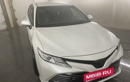 Toyota Camry, 2018 год, 3 100 000 рублей, 5 фотография