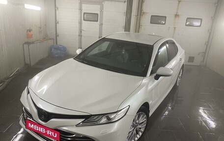 Toyota Camry, 2018 год, 3 100 000 рублей, 6 фотография