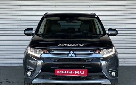 Mitsubishi Outlander III рестайлинг 3, 2018 год, 2 995 000 рублей, 2 фотография