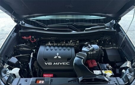 Mitsubishi Outlander III рестайлинг 3, 2018 год, 2 995 000 рублей, 20 фотография