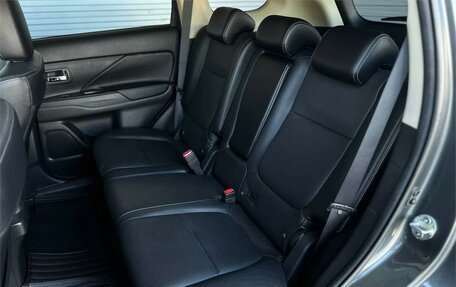 Mitsubishi Outlander III рестайлинг 3, 2018 год, 2 995 000 рублей, 26 фотография