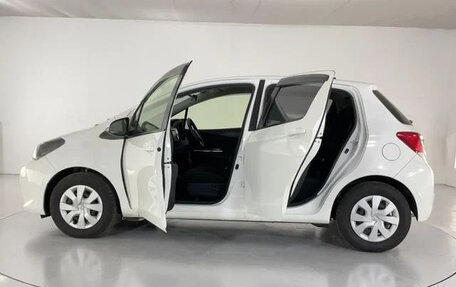 Toyota Vitz, 2015 год, 710 898 рублей, 6 фотография