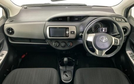 Toyota Vitz, 2015 год, 710 898 рублей, 8 фотография