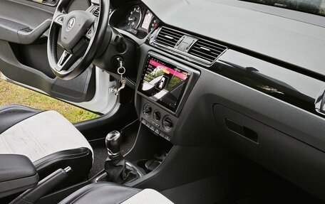 Skoda Rapid I, 2015 год, 1 050 000 рублей, 6 фотография