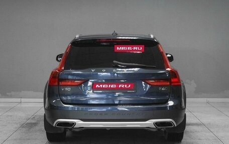 Volvo V90 Cross Country I рестайлинг, 2017 год, 2 999 000 рублей, 4 фотография