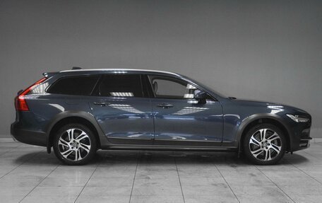 Volvo V90 Cross Country I рестайлинг, 2017 год, 2 999 000 рублей, 5 фотография