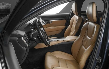 Volvo V90 Cross Country I рестайлинг, 2017 год, 2 999 000 рублей, 10 фотография