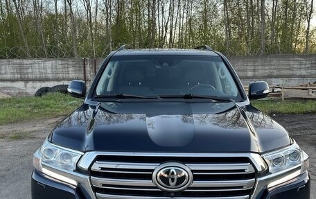 Toyota Land Cruiser 200, 2015 год, 5 400 000 рублей, 3 фотография