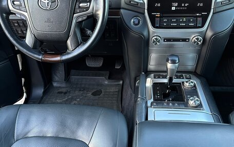 Toyota Land Cruiser 200, 2015 год, 5 400 000 рублей, 8 фотография
