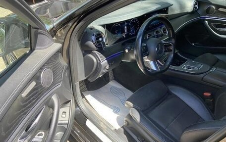 Mercedes-Benz E-Класс, 2020 год, 3 150 000 рублей, 8 фотография
