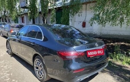 Mercedes-Benz E-Класс, 2020 год, 3 150 000 рублей, 4 фотография