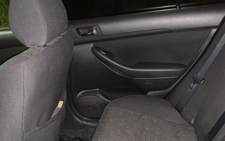 Toyota Avensis III рестайлинг, 2006 год, 820 000 рублей, 10 фотография