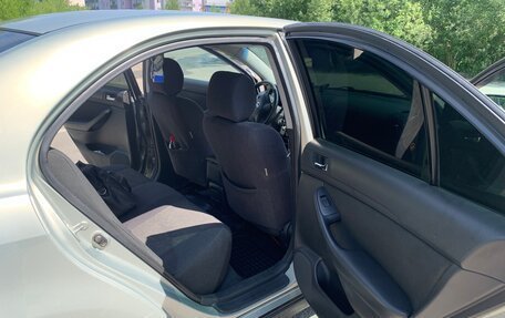Toyota Avensis III рестайлинг, 2006 год, 820 000 рублей, 18 фотография