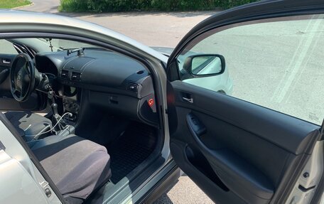 Toyota Avensis III рестайлинг, 2006 год, 820 000 рублей, 17 фотография