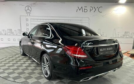 Mercedes-Benz E-Класс, 2019 год, 2 950 000 рублей, 10 фотография