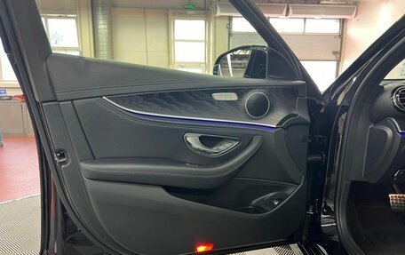 Mercedes-Benz E-Класс, 2019 год, 2 950 000 рублей, 14 фотография