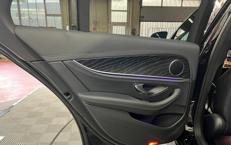 Mercedes-Benz E-Класс, 2019 год, 2 950 000 рублей, 17 фотография