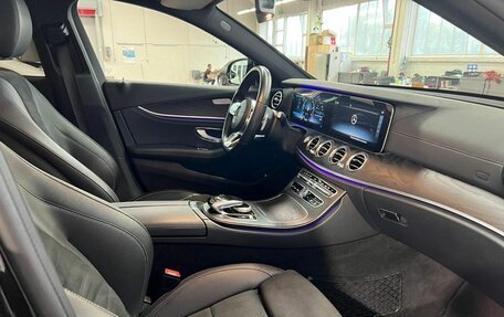 Mercedes-Benz E-Класс, 2019 год, 2 950 000 рублей, 26 фотография