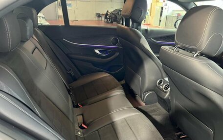 Mercedes-Benz E-Класс, 2019 год, 2 950 000 рублей, 21 фотография