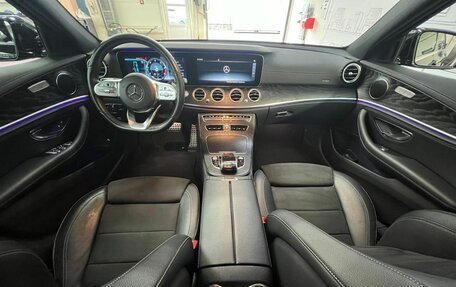 Mercedes-Benz E-Класс, 2019 год, 2 950 000 рублей, 25 фотография