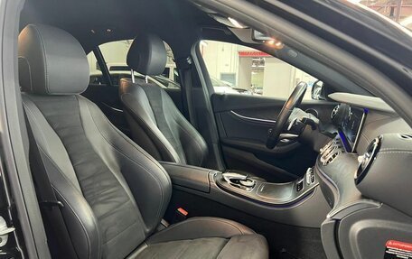 Mercedes-Benz E-Класс, 2019 год, 2 950 000 рублей, 27 фотография