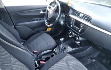 KIA Rio IV, 2018 год, 1 450 000 рублей, 8 фотография