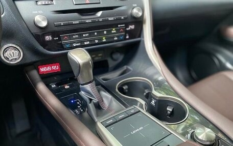 Lexus RX IV рестайлинг, 2022 год, 4 100 000 рублей, 15 фотография