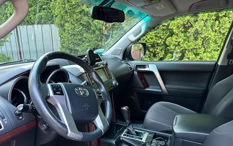 Toyota Land Cruiser Prado 150 рестайлинг 2, 2014 год, 4 200 000 рублей, 2 фотография
