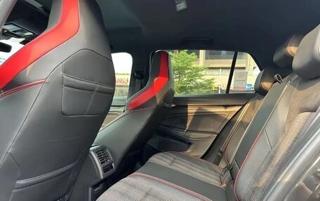 Volkswagen Golf GTI, 2021 год, 2 000 100 рублей, 5 фотография