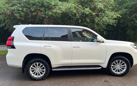 Toyota Land Cruiser Prado 150 рестайлинг 2, 2019 год, 3 900 000 рублей, 2 фотография