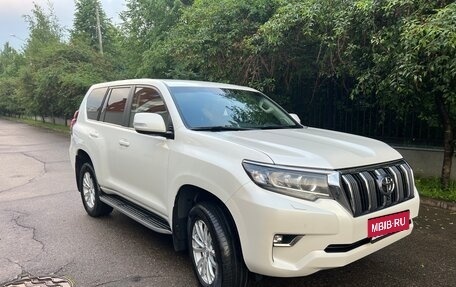 Toyota Land Cruiser Prado 150 рестайлинг 2, 2019 год, 3 900 000 рублей, 12 фотография