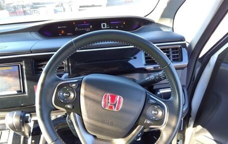Honda Stepwgn IV, 2017 год, 2 380 000 рублей, 11 фотография