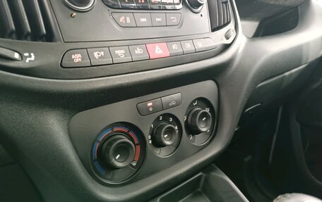 Fiat Doblo II рестайлинг, 2019 год, 999 000 рублей, 25 фотография