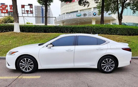 Lexus ES VII, 2022 год, 3 850 000 рублей, 5 фотография