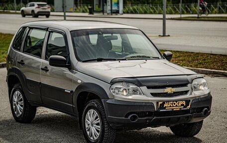 Chevrolet Niva I рестайлинг, 2018 год, 636 000 рублей, 2 фотография