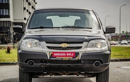 Chevrolet Niva I рестайлинг, 2018 год, 636 000 рублей, 3 фотография