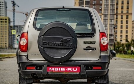 Chevrolet Niva I рестайлинг, 2018 год, 636 000 рублей, 7 фотография