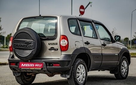Chevrolet Niva I рестайлинг, 2018 год, 636 000 рублей, 8 фотография