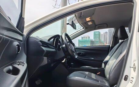Toyota Yaris, 2020 год, 996 000 рублей, 3 фотография