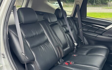 Mitsubishi Pajero Sport III рестайлинг, 2017 год, 3 300 000 рублей, 6 фотография