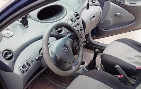 Toyota Yaris I рестайлинг, 1999 год, 350 000 рублей, 4 фотография