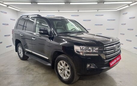 Toyota Land Cruiser 200, 2018 год, 7 300 000 рублей, 3 фотография