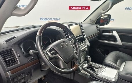 Toyota Land Cruiser 200, 2018 год, 7 300 000 рублей, 9 фотография