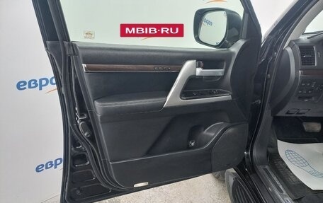 Toyota Land Cruiser 200, 2018 год, 7 300 000 рублей, 18 фотография