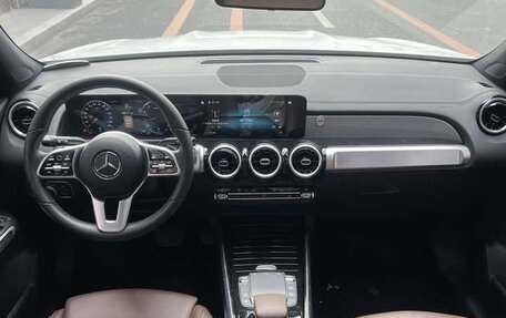 Mercedes-Benz GLB, 2022 год, 2 430 000 рублей, 11 фотография