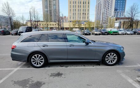 Mercedes-Benz E-Класс, 2019 год, 2 950 000 рублей, 2 фотография