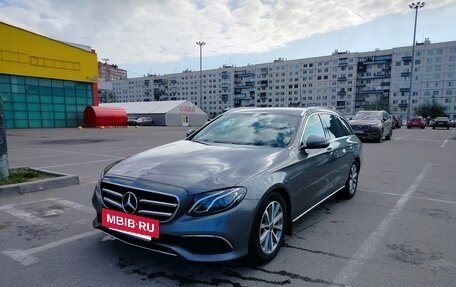 Mercedes-Benz E-Класс, 2019 год, 2 950 000 рублей, 4 фотография