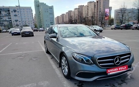Mercedes-Benz E-Класс, 2019 год, 2 950 000 рублей, 3 фотография