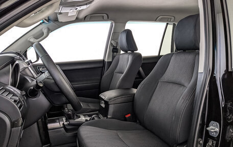 Toyota Land Cruiser Prado 150 рестайлинг 2, 2014 год, 2 950 000 рублей, 20 фотография
