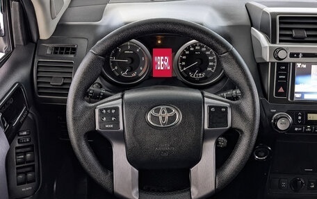 Toyota Land Cruiser Prado 150 рестайлинг 2, 2014 год, 2 950 000 рублей, 21 фотография